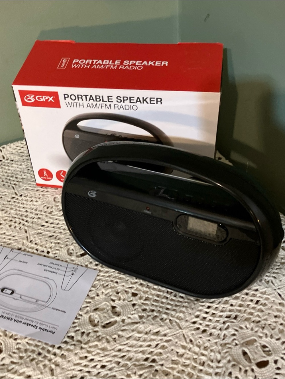 GPX R602B Portable AM FM Radio Speaker Digital Clock AUX Tested Working